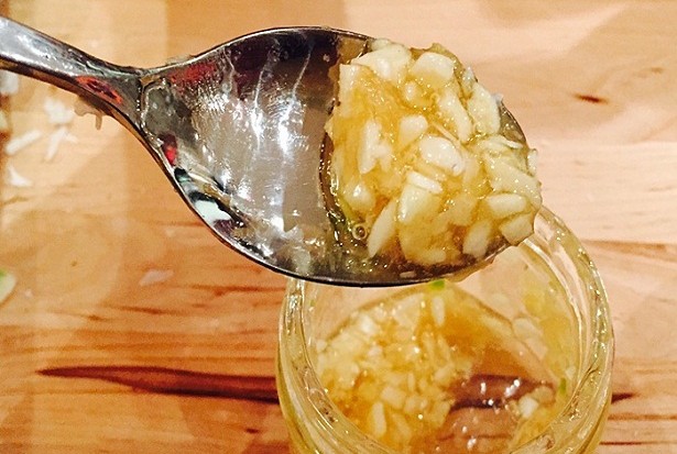 honey-garlic-syrup-615x413