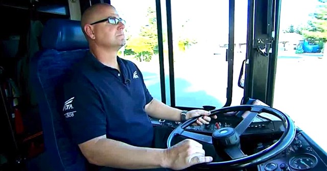 vozac-autobusa