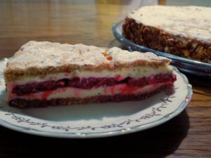 Karamel-kolač-sa-malinama