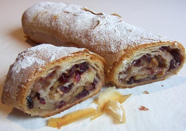 strudla-od-jabuka-tikve-i-brusnice1 (1)