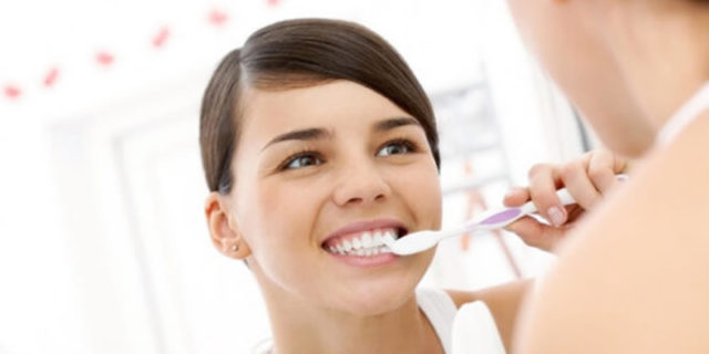 soda-bikarbona-zubi-1-580x290