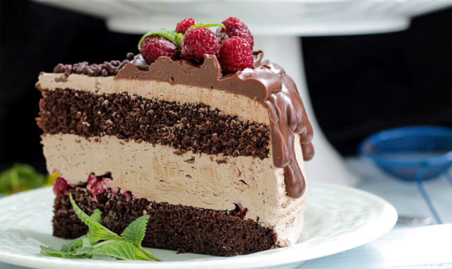 cokoladna-parfe-torta-s-malinama-recept